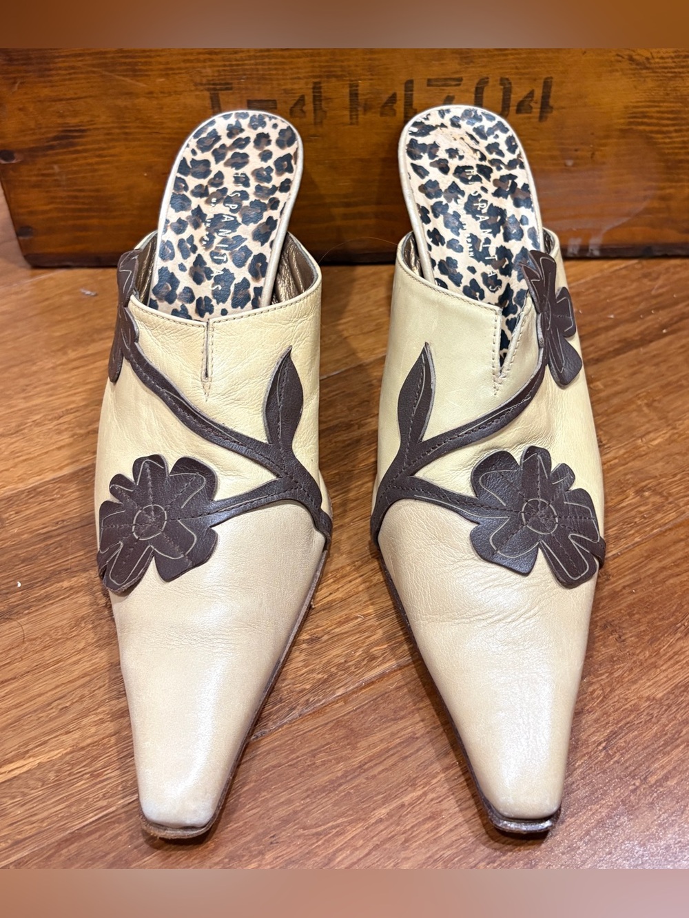 Vintage Hispanitas 90s/Y2K Heeled Mules Yellow Cream and Brown Floral Point Toe - Picture 3 of 8